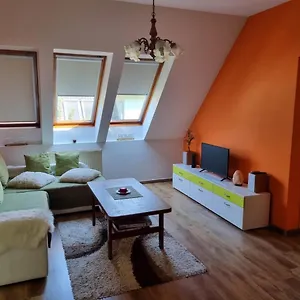 tudor-apartman.szeged-hotels.com/